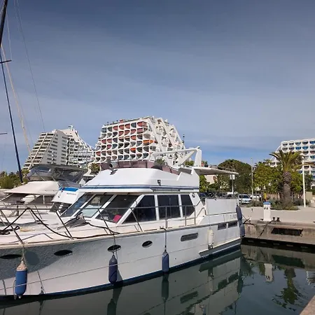 Apartment Centre Ville, Vue Port, Avec Parking Prive