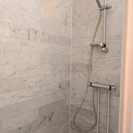 Centre Ville, Vue Port, Avec Parking Prive